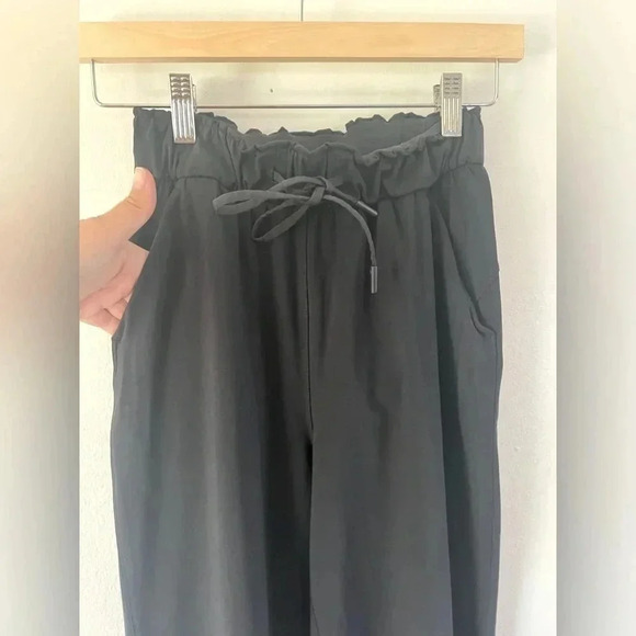 Lululemon Keep Moving Black Jogger High-Rise Athletic Pant Size 2 - Picture 6 of 11